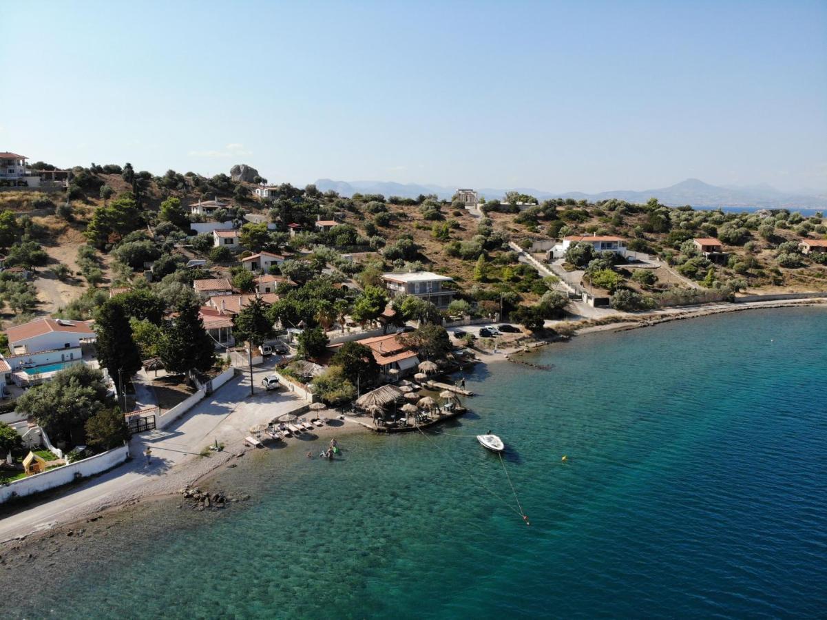Mantas Bay Hotell Loutráki Exteriör bild