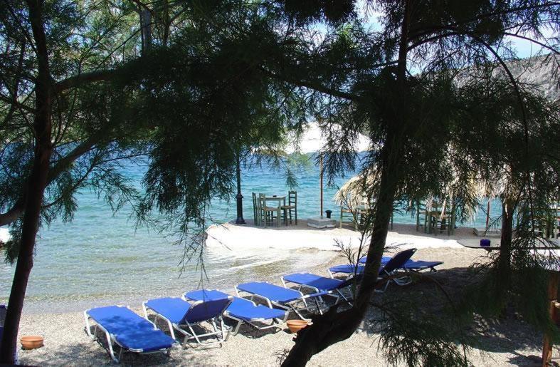 Mantas Bay Hotell Loutráki Exteriör bild
