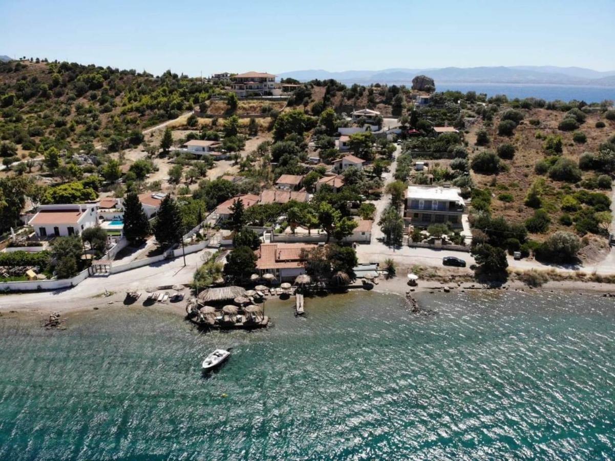 Mantas Bay Hotell Loutráki Exteriör bild